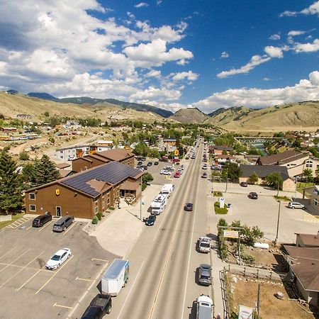 Super 8 By Wyndham Gardiner/Yellowstone Park Area Bagian luar foto