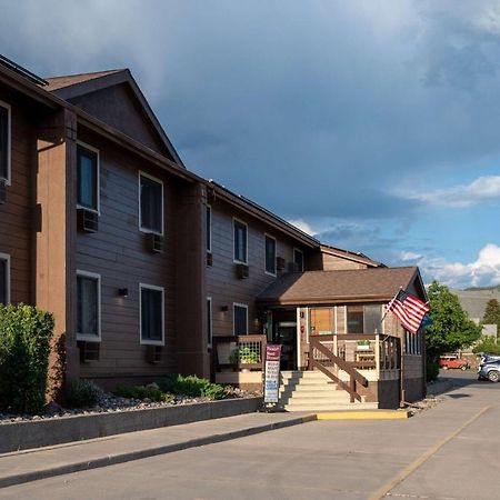 Super 8 By Wyndham Gardiner/Yellowstone Park Area Bagian luar foto
