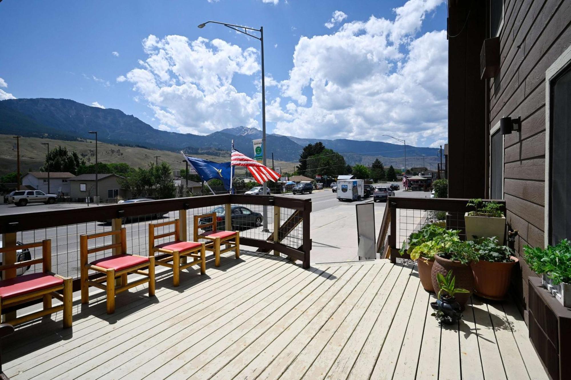 Super 8 By Wyndham Gardiner/Yellowstone Park Area Bagian luar foto