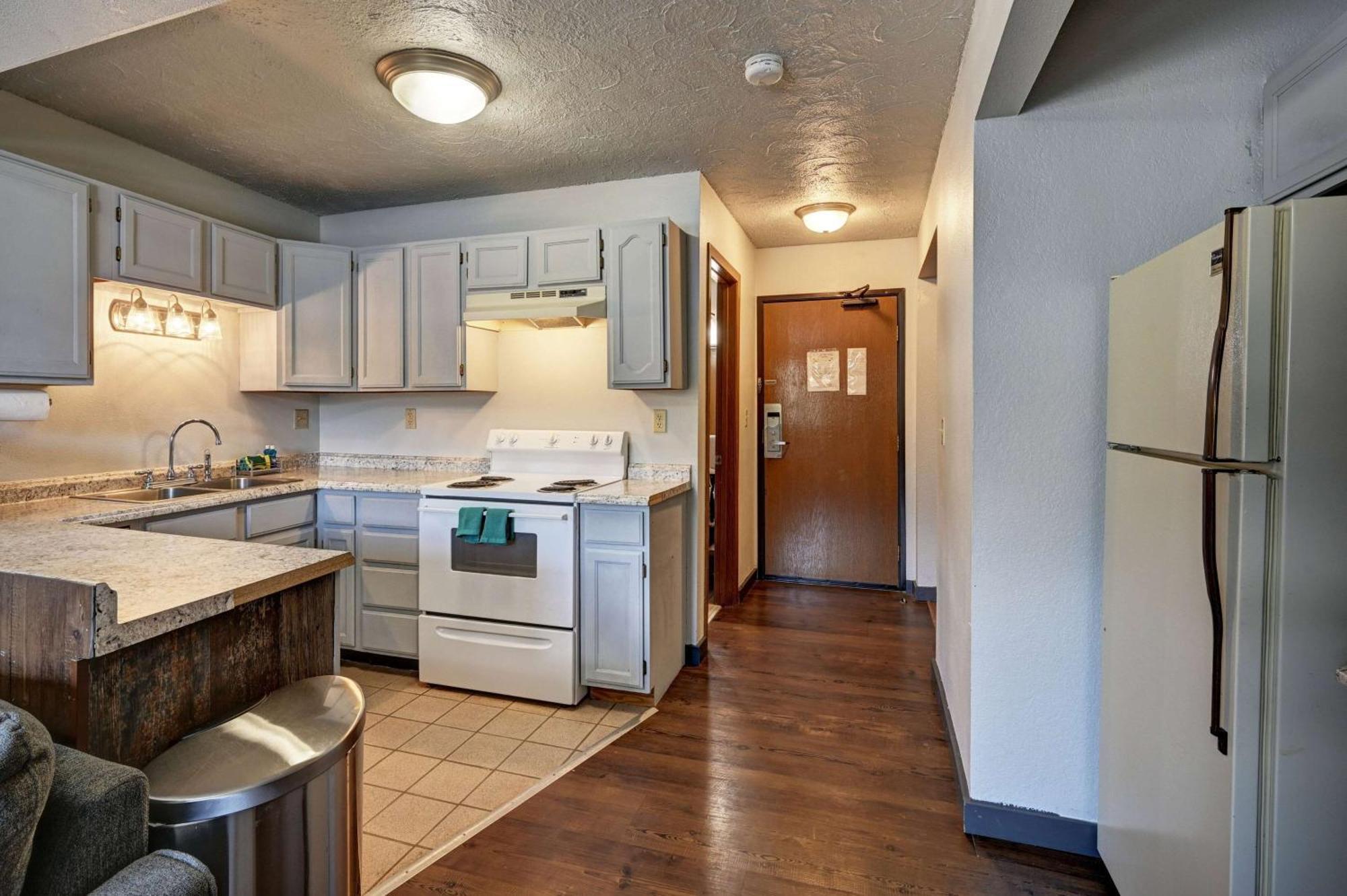 Super 8 By Wyndham Gardiner/Yellowstone Park Area Bagian luar foto