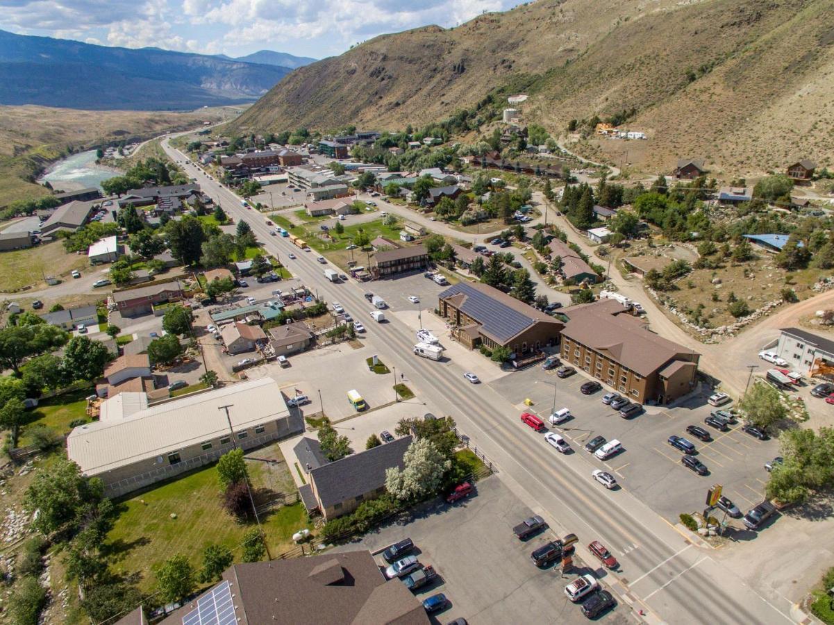 Super 8 By Wyndham Gardiner/Yellowstone Park Area Bagian luar foto